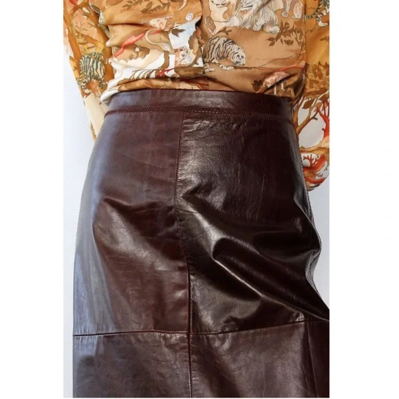 PRICE New GAP Vintage High Waisted Leather Midi Skirt Colour Burgundy Size 8 - Picture 6 of 16